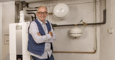 Referenzen: Diese Haushalte haben mit EWE Wärme+ eine neue Heizung realisiert. Referenzen: Diese Haushalte haben mit EWE Wärme+ eine neue Heizung realisiert.